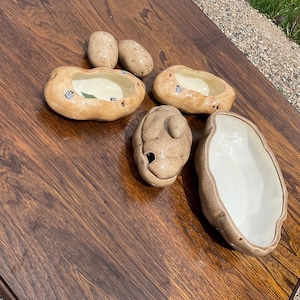 Vintages ceramic potato serving set 6 pc lot 70s 80s baked mashed potato skins condiments sour cream toppings bowl gravy salt pepper funny