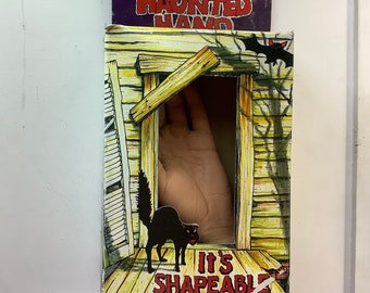 Haunted hand bendable vintage Halloween trick scary decor 1990 original box happiness express club kids wire frame realistic shapeable hand