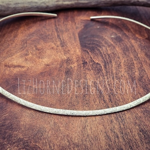 Sterling Silver Floral Pattern Claspless Neckwire