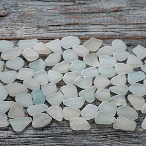 White blue sea glass bulk 70pcs. MEDIUM sea glass. Wedding sea glass, Beach house decor zdjęcie 3