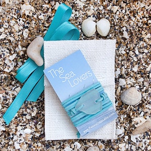 White beach glass bracelet, One-of-a-kind Sea glass jewelry gift for Ocean lovers. Beach glass wrap bracelet