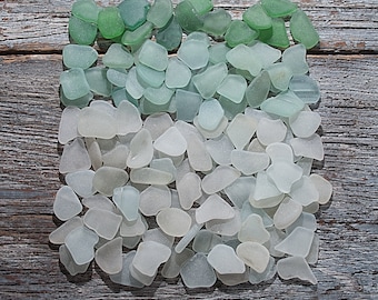 Verre de plage blanc à vert en vrac 135 pièces. Moyen à petit. Véritable art du verre de mer. Fabrication de verre de mer. Carillon. Attrape-soleil. Décor de fête sur la plage
