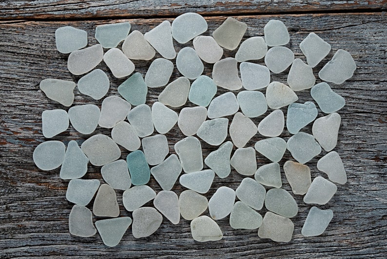 White blue sea glass bulk 70pcs. MEDIUM sea glass. Wedding sea glass, Beach house decor zdjęcie 2