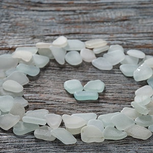 White blue sea glass bulk 70pcs. MEDIUM sea glass. Wedding sea glass, Beach house decor zdjęcie 8