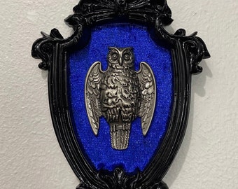Gothic Silver Owl Wall Art: Royal Blue Velvet, Ornate Black Frame