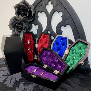Gothic Coffin Ring Box: Velvet Lined Wedding Ring Holder