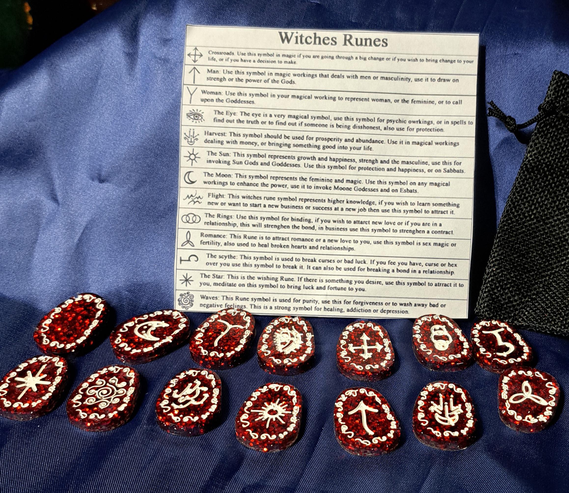 Wichtes Runes Witches' Rune Set - Etsy