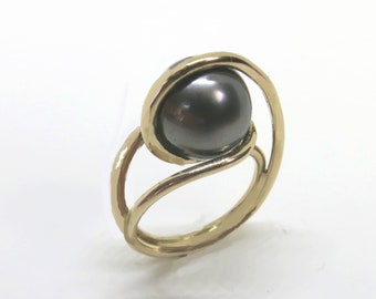 Endloser RING aus Gelbgold und Tahiti-Perle