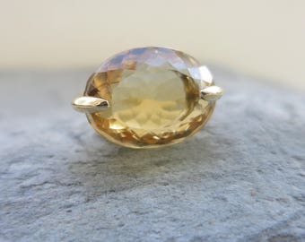 Ring aus Gelbgold und Citrin