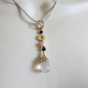 PENDANT in Yellow Gold, Pink Quartz, Onyx and Pearl