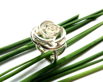 CAMELIA-Ring aus Sterlingsilber