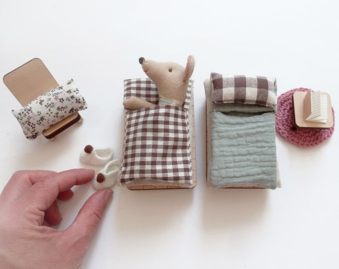 Mini Futon Sleeping Bags and Pillows for Dollhouse / Etsy