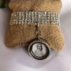 Silver Round Rhinestone , Wedding Bouquet Charm, Locket Memory, Wedding Accessories, Bridal Bouquet Charm, Wedding Memory