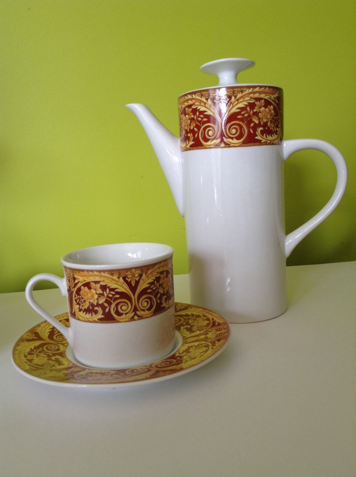 Lynns Fine China, Valetta Red and Gold Pattern, 18 Piece Coffee Set