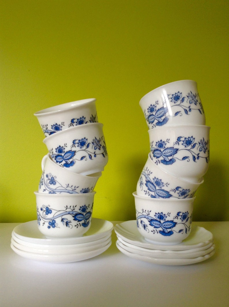 4 Arcopal Vintage Cup and Saucers Vintage White Milk Glass Etsy