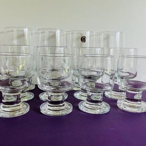 12 x Crown Corning Australia Glasses