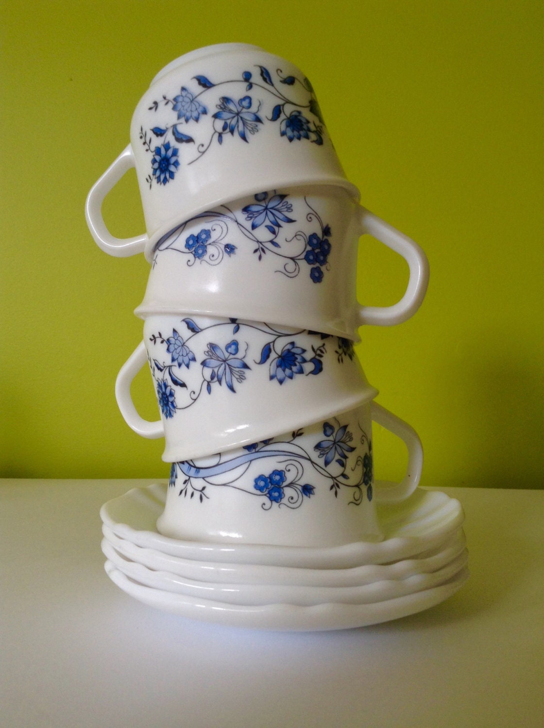 4 Arcopal Vintage Cup and Saucers Vintage White Milk Glass Etsy