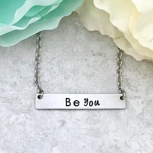 Regalo de Navidad para ella - inspiración ella - Be Yourself Joyería - Joyería inspiradora - collar de mensaje - joyería Mantra - regalo de la hija