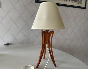 Skandinavische Tischlampe