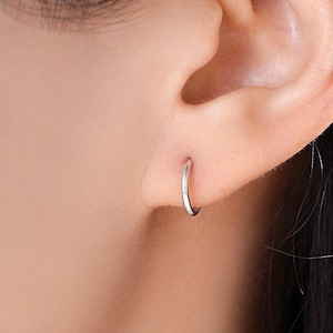 Geometric Small and Large Circle Hoop Earrings in Sterling Silver - Minimalist and Dainty Jewellery - Modern and Contemporary Design
