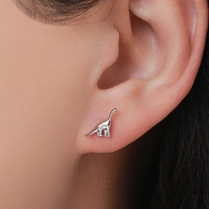 Små dinosaurieörhängen i sterlingsilver, silverörhängen med Brachiosaurus-dinosaurie, silverörhängen med dinosaurie