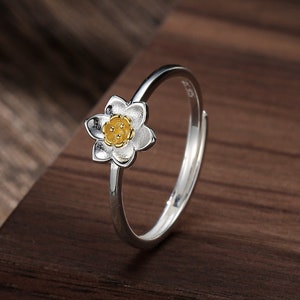 Sterling Silver Daffodil Flower Ring, Adjustable Size, Daffodil Ring ring, Silver and Gold Flower Ring, Dainty and Delicate