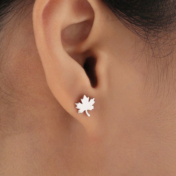 Puces d'oreilles feuille d'érable en argent sterlingBoucles d'oreilles fleurs inspirées de la nature - Boucles d'oreilles feuille, or argenté ou or rose, amusantes, fantaisistes
