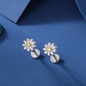 Daisy Internally Threaded Flat Back/ Screw Back /Stud Earrings in Sterling Silver, Flower Barbell Earrings, Daisy Screw Back Earring
