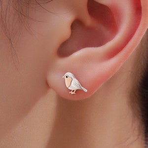 Baby Robin Vogel Ohrstecker in Sterling Silber, teilweise Roségoldbeschichtung, britische Vogel Ohrringe, Natur inspirierte Tier Ohrringe