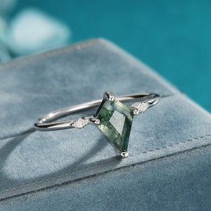 Kate moss emerald ring hotsell