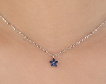 Petit collier fleur CZ bleu saphir en argent sterling, argent ou or, collier fleur CZ, collier floral grappe CZ