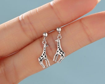 Giraffe Tropfen Ohrstecker in Sterling Silber, Silber oder Gold, Giraffe baumeln Ohrringe, Giraffe Tropfen Ohrringe, Sterling Silber Giraffe
