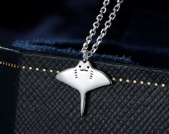 Tiny Smiling Manta Ray Pendant Necklace in Sterling Silver, Silver or gold, Manta Ray Necklace, Stingray Fish Necklace, Cute Fish Necklace