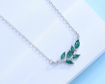 Collar colgante de hoja CZ verde esmeralda en plata de ley, plata u oro, collar de hoja de olivo, collar de rama de olivo, inspirado en la naturaleza