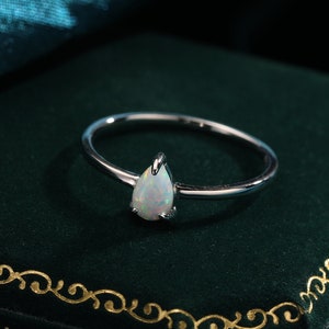 Anillo de gota de ópalo de fuego en plata de ley, tallas 5-8 (EE. UU.), 4 x 6 mm, engastado en garras, anillo de ópalo de laboratorio, anillo de ópalo blanco