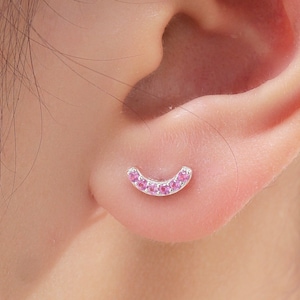 Rosa CZ gebogene Bar kleine Ohrstecker in Sterling Silber, Silber oder Gold, kleine CZ Bar Ohrstecker, geometrische Ohrringe