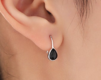 Pendientes genuinos de gancho colgante de corte de pera de ónix negro en plata de ley, pendientes delicados de ónix negro natural, pendientes de ónix negro con gota de pera