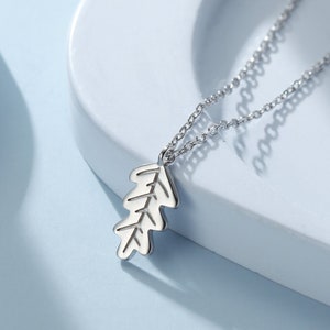 Delicate Oak Leaf Pendant Necklace in Sterling Silver, Tiny Oak leaf Necklace,  Nature Inspired Acorn Necklace