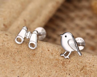 Sterlingzilveren Birdwatcher mismatched 16G oorbellen met platte achterkant