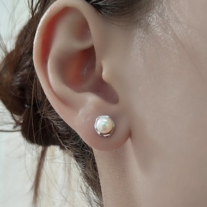Genuine Freshwater Pearl and Irregular Circle Stud Earrings in Sterling Silver, Delicate Keshi Pearl Halo Earrings,  Genuine Pearls
