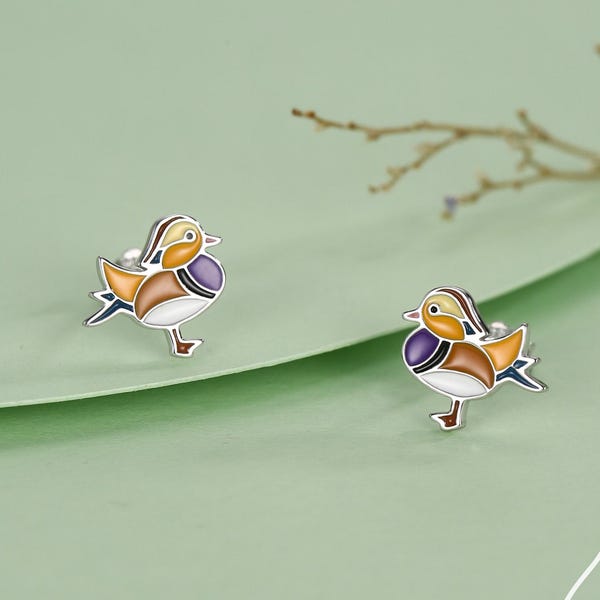 Mandarin Duck Emaille Ohrstecker in Sterling Silber, bunte Vogel Ohrringe, niedlich und voller Charme, Natur inspirierter Tierschmuck