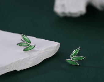Orecchini a perno a forma di foglia di bambù in smalto su argento sterling, piccoli orecchini a foglia di bambù, orecchini a perno a forma di foglia piccola, ispirati alla natura