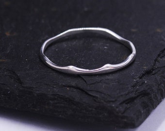 Sterling Silver Ripple Ring, Very Skinny Delicate Ring Band, Stacking Ring US 5-8, Wave Ring