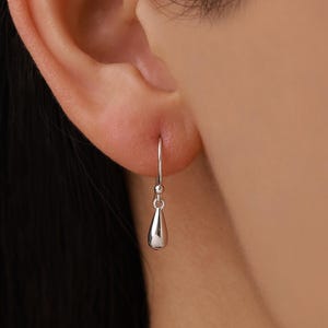 Small Droplet Drop Hook Earrings in Sterling Silver, Silver, Gold or Rose Gold, Waterdrop Dangle Earrings, Raindrop Earrings