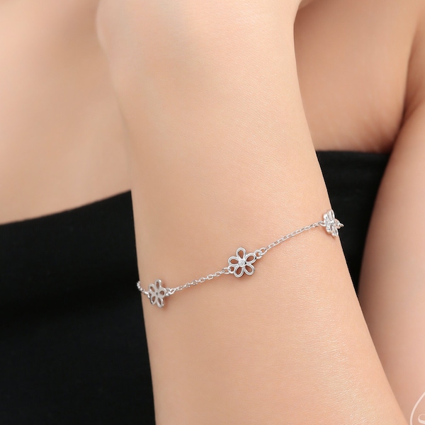 Forget Me Not Flower Motif Bracelet in Sterling Silver, Silver or Gold, Flower Bracelet, Blossom Bracelet, Forget-me-not Flower Bracelet