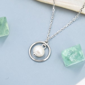 Sterling Silver Circle and Natural Pearl Pendant Necklace,  Genuine Freshwater Pearl Necklace, Keshi Pearl Necklace, Pearl and Circle