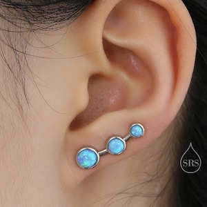 Blauer Opal Trio Crawler Ohrringe in Sterling Silber, Opal Ohr Kletterer, Silber oder Gold, Lab Opal Ohrringe