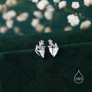 Anatomische Herz Ohrstecker in Sterling Silber, Silber, Gold oder Rosegold, schlagende Herzohrringe, Herzohrringe, Gothic und Punk