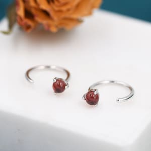 Orecchini a cerchio Huggie in vero granato in argento sterling, cerchi aperti in granato naturale da 3 mm, infilabili, mezzi cerchi, cerchi a forma di C