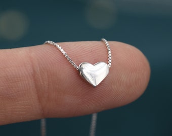 Minimalist Heart Pendant Necklace in Sterling Silver,  Tiny Heart Necklace, Sweet and Cute